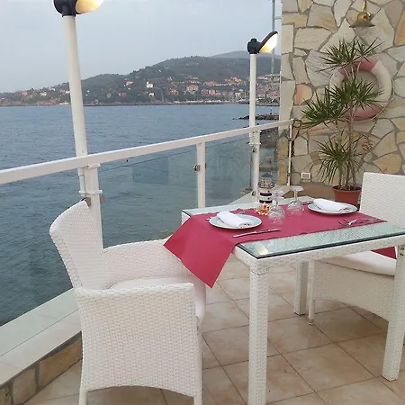 La Caletta Szálloda 4*