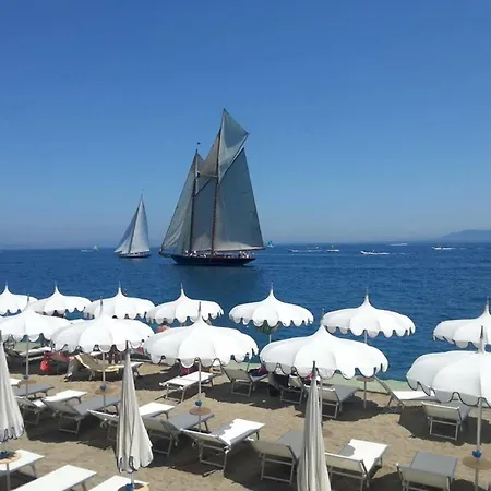 Szálloda La Caletta 4*