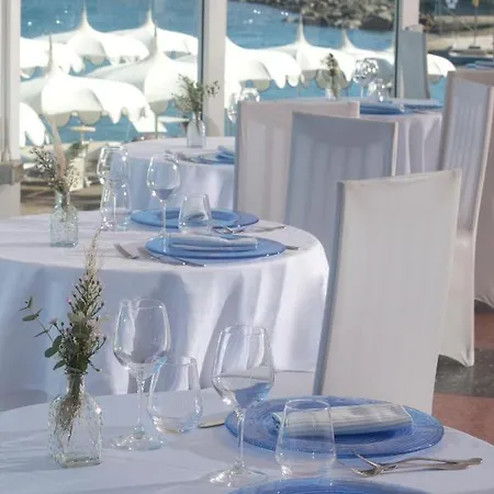 La Caletta 4*