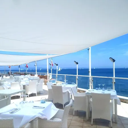 La Caletta Szálloda 4*